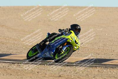 media/Dec-07-2025-CVMA (Sun) [[3e7d2de5dc]]/Race 17-Amateur Formula Middleweight/